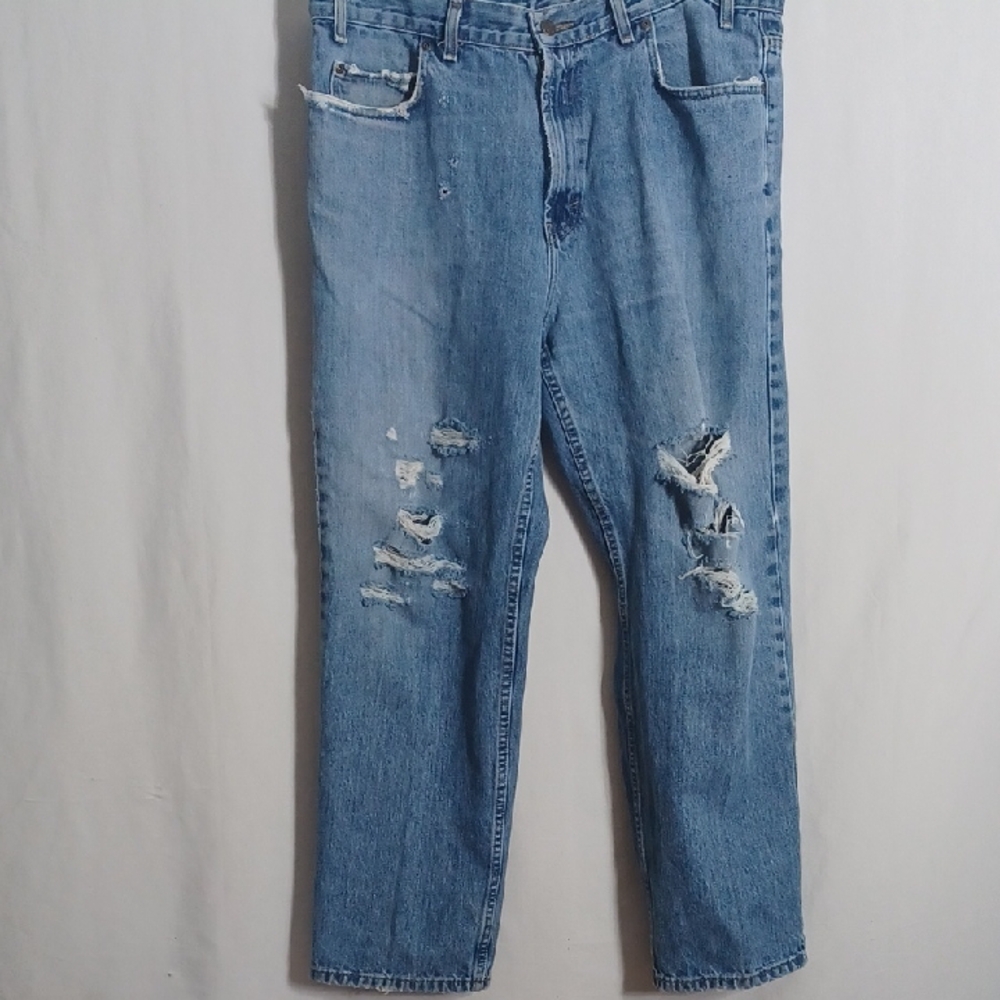 Kirklands Men's Relaxed Distressed Light Blue Jeans